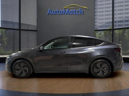 Used 2026 Tesla Model Y Long Range RWD image 6