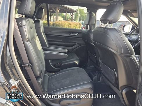 Used 2025 Jeep Grand Cherokee L Altitude AWD/4WD image 18