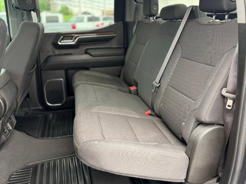 Used 2024 Chevrolet Silverado 1500 LT AWD/4WD image 9
