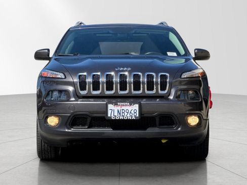 Used 2015 Jeep Cherokee Latitude w/ Comfort/Convenience Group AWD/4WD image 9