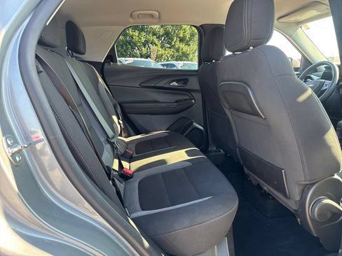 Used 2025 Chevrolet TrailBlazer LS w/ LS Convenience Package FWD image 12