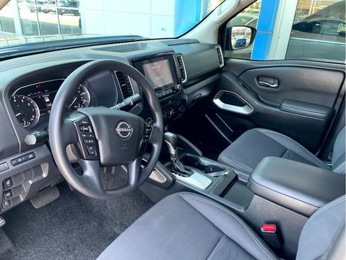 Used 2023 Nissan Frontier SV w/ Technology Package RWD image 12