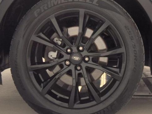 Used 2017 Ford Explorer XLT w/ Equipment Group 202A image 8