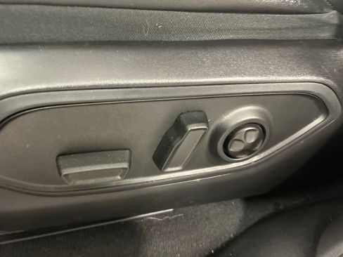 Used 2024 Jeep Grand Cherokee Altitude image 16