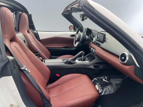 Used 2019 MAZDA MX-5 Miata RF Grand Touring w/ GT-S Package RWD image 20