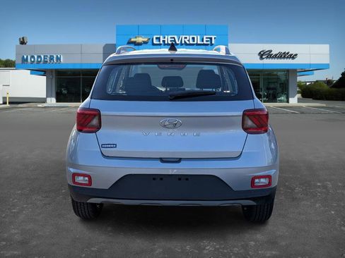Used 2022 Hyundai Venue SEL image 4