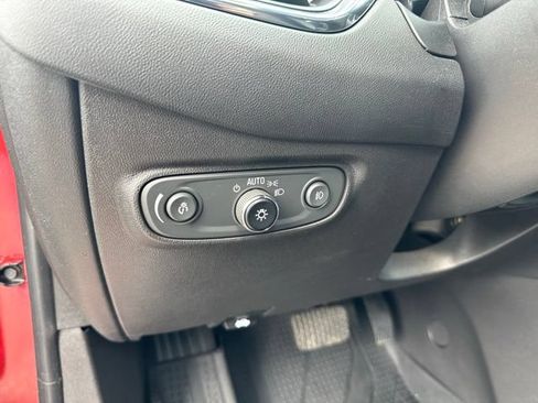 Used 2023 Chevrolet Equinox Premier AWD/4WD image 18