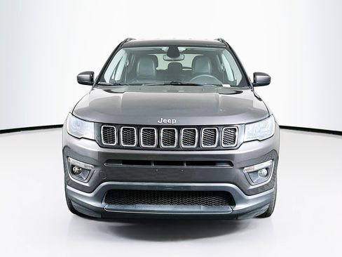 Used 2021 Jeep Compass Latitude FWD image 2