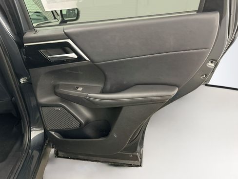 Used 2025 Mitsubishi Outlander SE AWD/4WD image 33