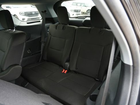 Used 2023 Ford Explorer XLT image 26