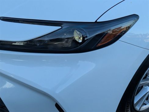 Used 2025 Toyota Camry LE image 11