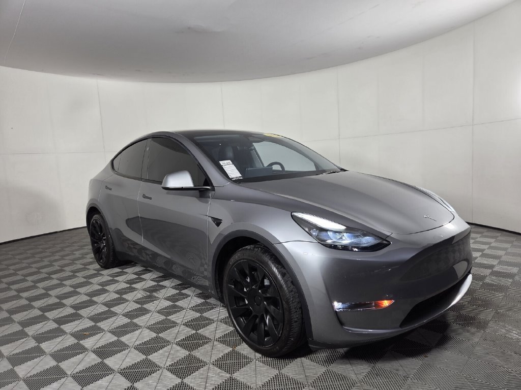 Used 2025 Tesla Model Y Long Range AWD/4WD image 2