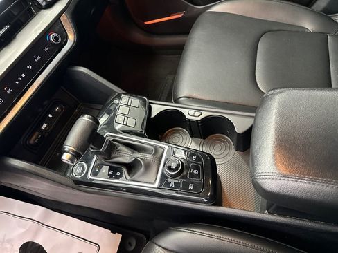 Used 2023 Kia Sportage EX image 30