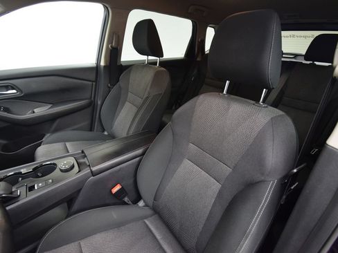 Used 2025 Nissan Rogue SV AWD/4WD image 16