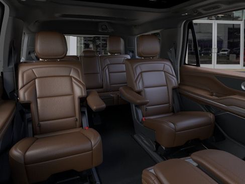 New 2026 Lincoln Navigator Reserve AWD/4WD image 11