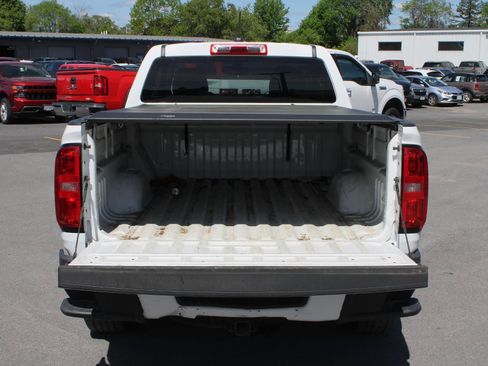 Used 2022 Chevrolet Colorado LT RWD image 7
