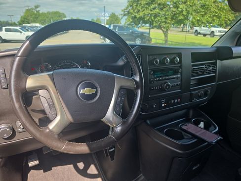 Used 2019 Chevrolet Express 3500 LS RWD image 18