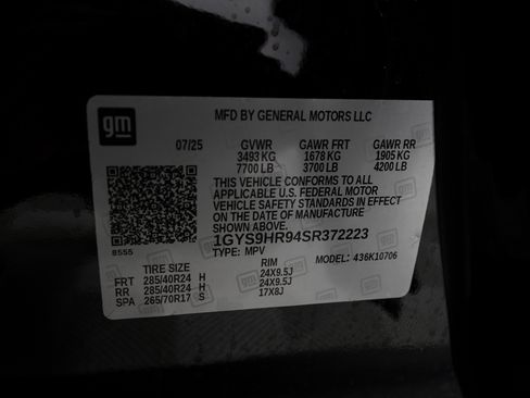 Used 2025 Cadillac Escalade V w/ LPO, ONYX Package image 43