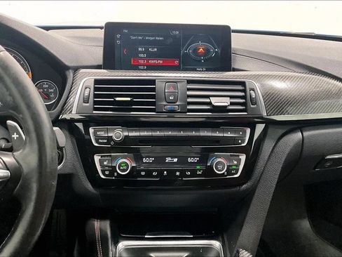 Used 2018 BMW M4 Coupe w/ Competition Package RWD image 19