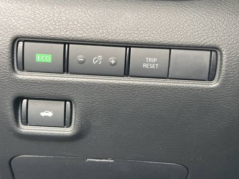 Used 2022 Nissan Sentra SV w/ All-Weather Package FWD image 20