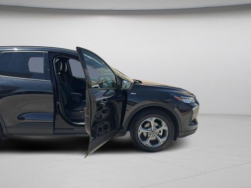 Used 2025 Ford Escape ST-Line FWD image 9