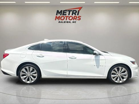 Used 2018 Chevrolet Malibu Premier w/ Premier Sun and Wheel Package image 2