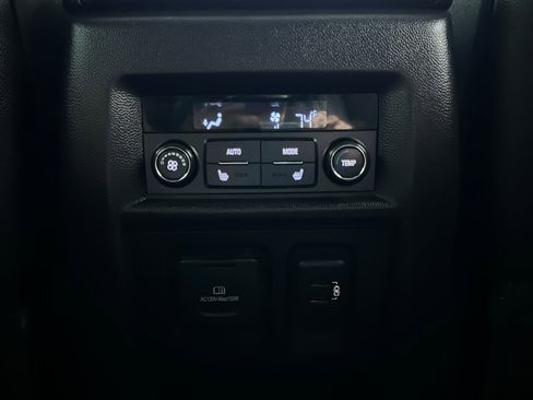 Used 2022 Chevrolet Traverse Premier w/ Redline Edition image 30