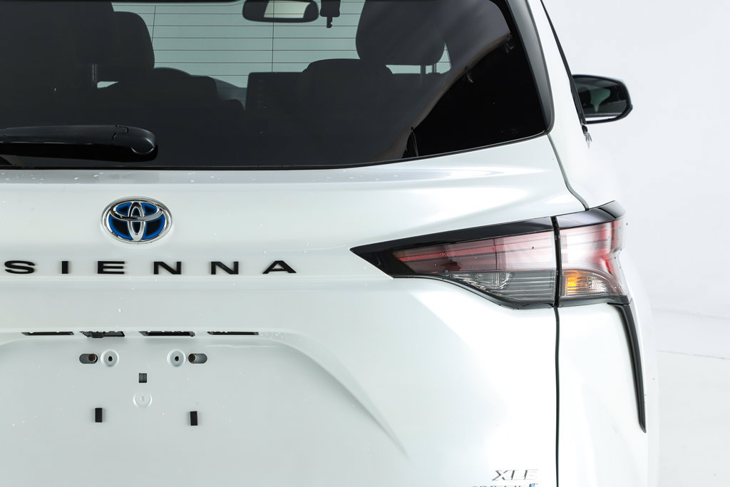 Used 2024 Toyota Sienna XLE w/ XLE Plus Package AWD/4WD image 15
