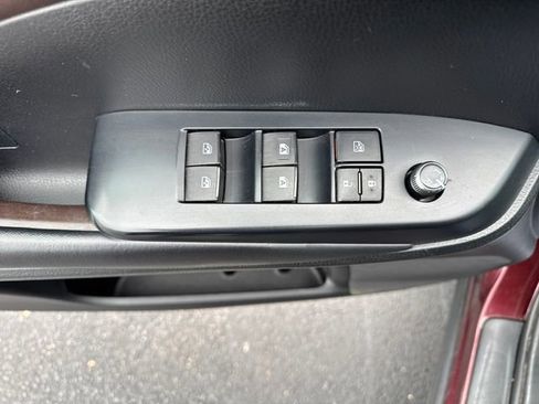 Used 2019 Toyota Highlander XLE image 14