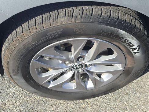 Used 2023 Toyota Sienna LE image 8