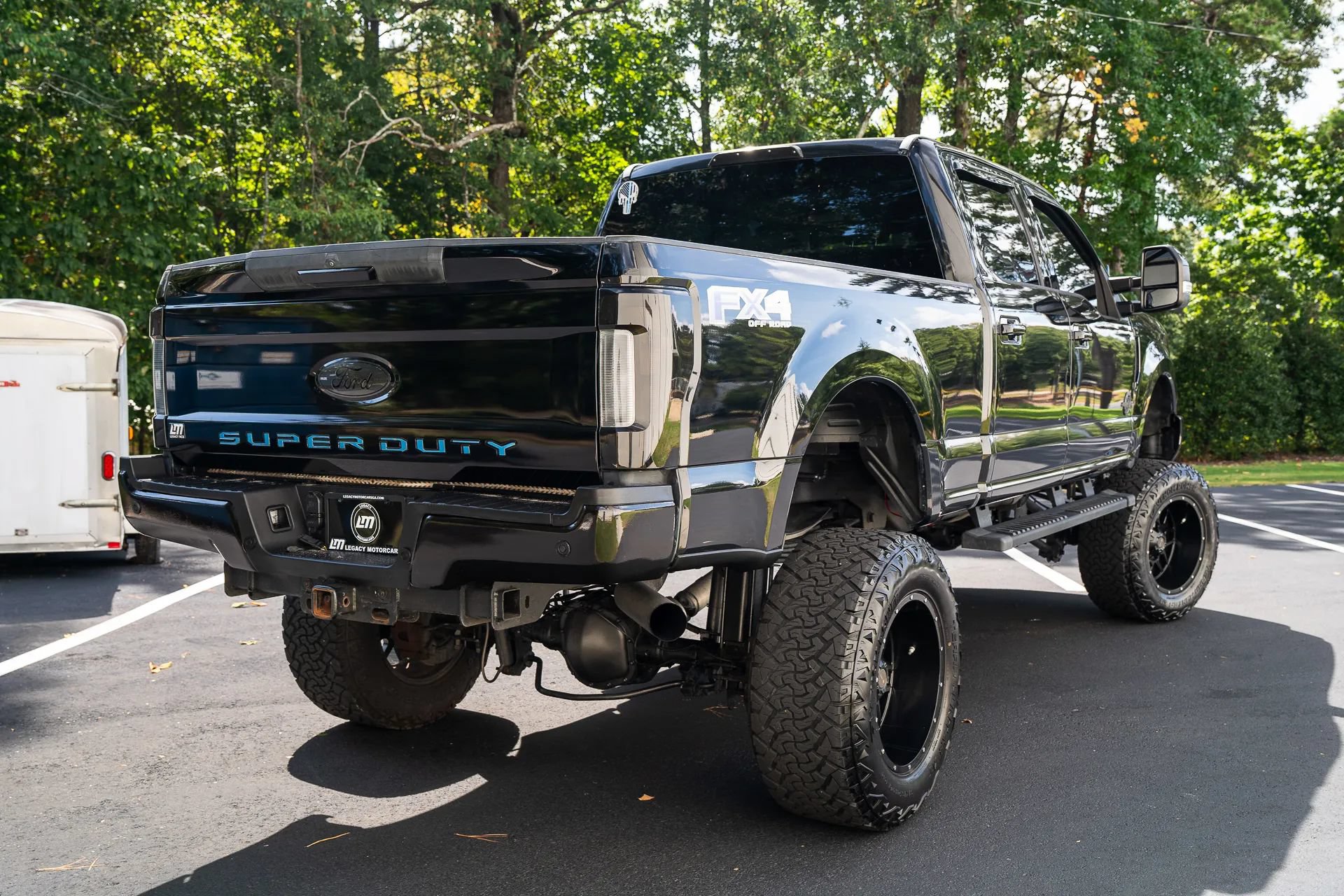 Used 2017 Ford F250 XLT w/ XLT Premium Package AWD/4WD image 2
