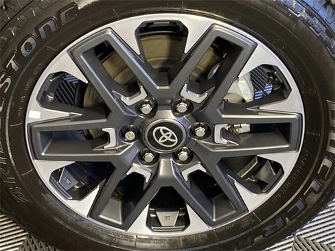 Used 2025 Toyota Tundra Limited image 28
