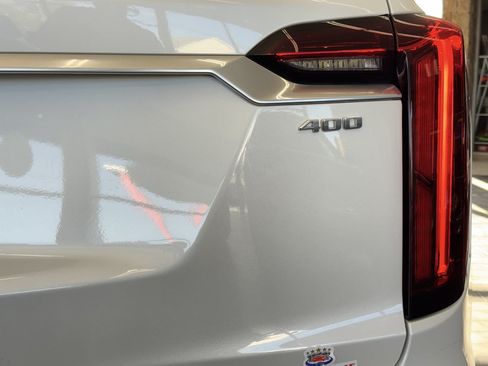 Used 2023 Cadillac XT6 Premium Luxury AWD/4WD image 11