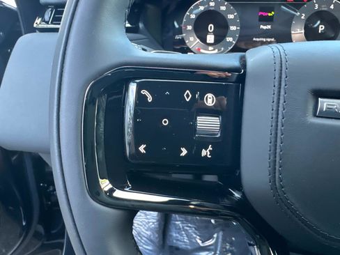 New 2026 Land Rover Range Rover Velar Dynamic SE image 32