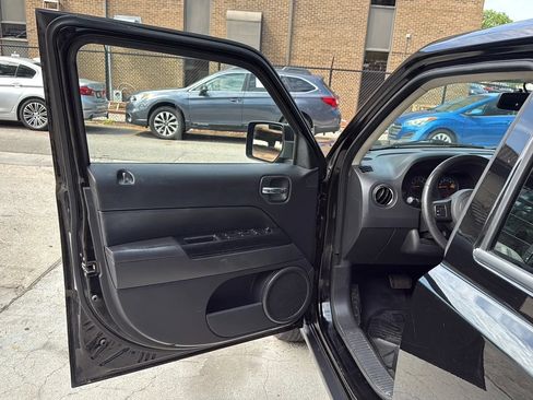 Used 2015 Jeep Patriot High Altitude AWD/4WD image 14
