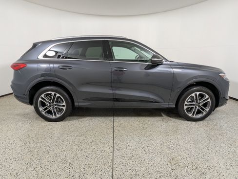 Certified 2025 Audi Q5 Premium Plus w/ Premium Plus image 8