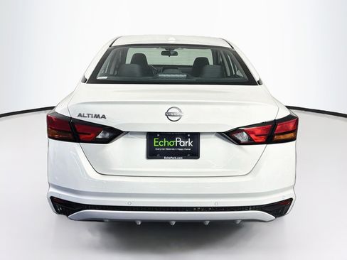 Used 2025 Nissan Altima 2.5 SV FWD image 7