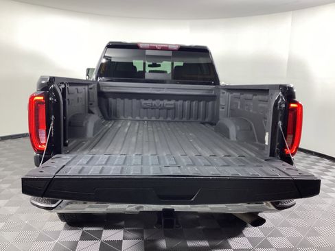 Used 2022 GMC Sierra 2500 SLT w/ SLT Convenience Package image 12
