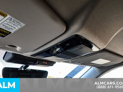 Used 2025 Mitsubishi Outlander SE image 49