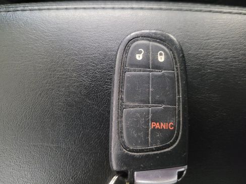 Used 2020 Jeep Cherokee Latitude Plus FWD image 32