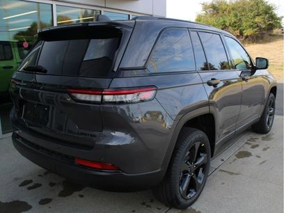 New 2025 Jeep Grand Cherokee Limited w/ Black Appearance Package