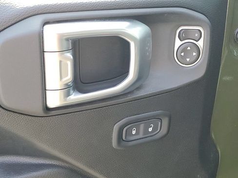 Used 2023 Jeep Wrangler Unlimited AWD/4WD image 20