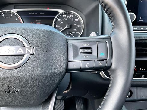 Used 2025 Nissan Rogue SV AWD/4WD image 24