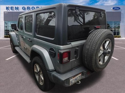 Used 2020 Jeep Wrangler Unlimited Sahara AWD/4WD image 4
