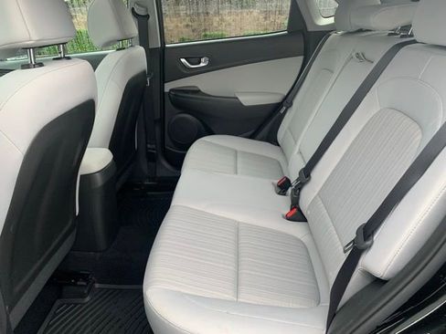 Certified 2022 Hyundai Kona SEL w/ Convenience Package image 14