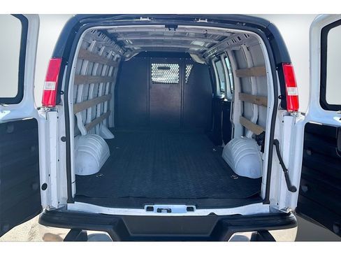 Used 2025 GMC Savana 2500 w/ Driver Convenience Package RWD image 7