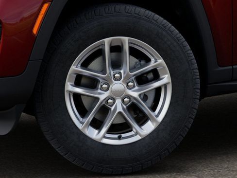 New 2026 Jeep Grand Cherokee Laredo image 9