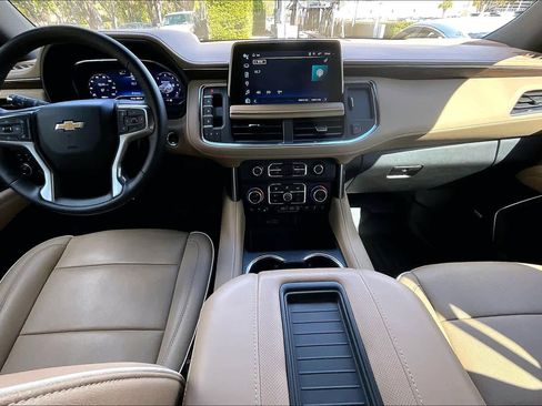 Used 2024 Chevrolet Suburban Premier image 16