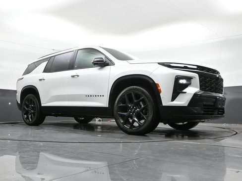 Used 2024 Chevrolet Traverse RS AWD/4WD image 43