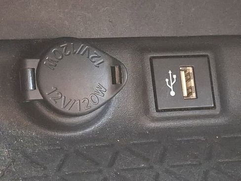 Used 2025 Toyota RAV4 XLE AWD/4WD image 25